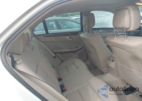 2012 Mercedes-Benz E 350 4Matic z USA, uszkodzony, nr VIN WDDHF8JB4CA544411